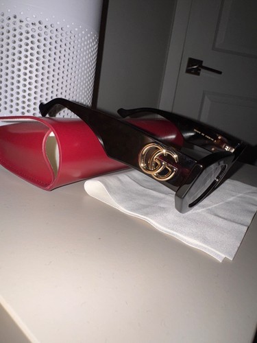 Authentic gucci gg1421s 002 - authentic,